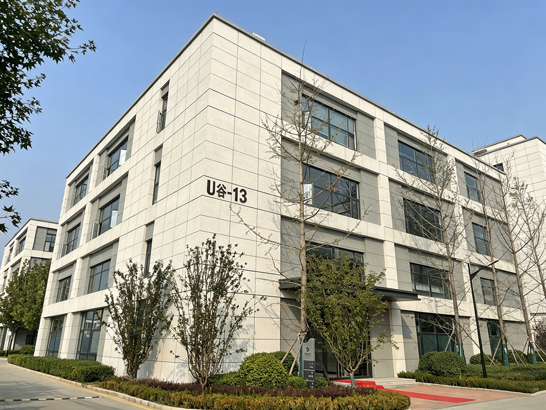 Yunyicang Hebei Supply Chain Management high-tech foreign trade enterprise for mining and engineering equipment